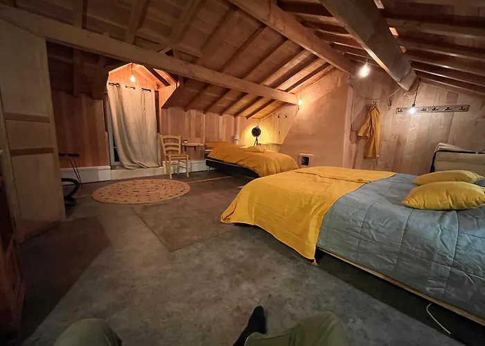 Au Coeur D'une Propriete Equestre 阿洛讷河畔布兰